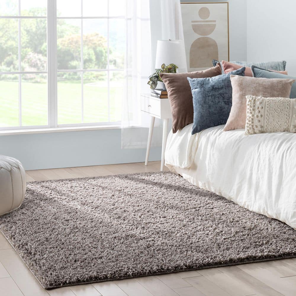 Luxurious Handmade Shag Rug in Beige, 8' x 10', Easy-Care Synthetic