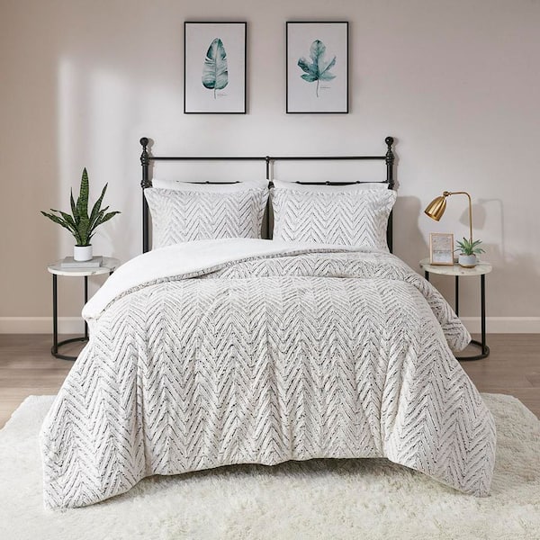 Aurora Ultra Warmth Ivory King/Cal King Ultra Plush Down Alternative Comforter Set