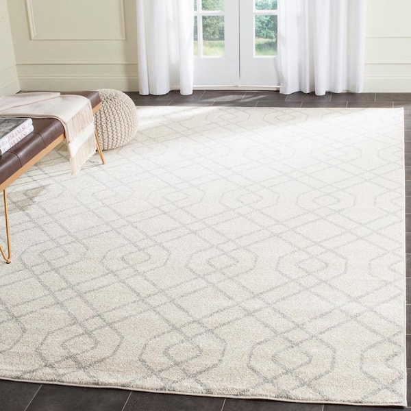 Amherst Ivory/Light Gray 9 ft. x 12 ft. Geometric Interlock Area Rug