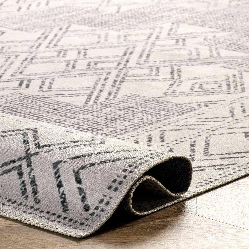 Gray and Ivory Synthetic Medallion 8' x 10' Washable Area Rug