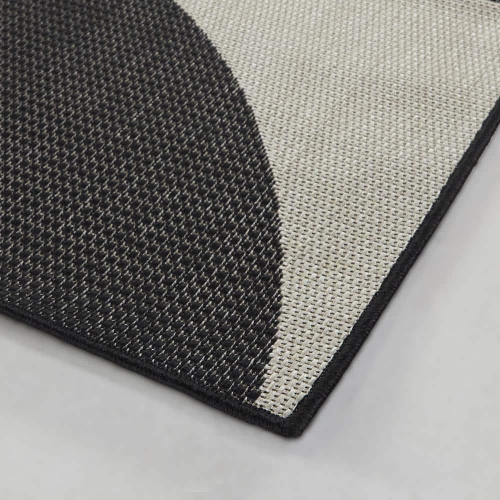 Charcoal and Beige Geometric Flatwoven Synthetic Area Rug 5'3" x 7'
