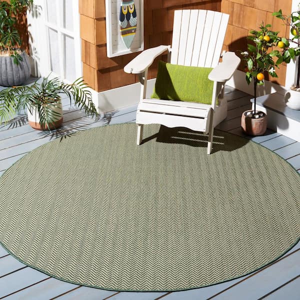 Courtyard Dark Green/Beige 7 ft. x 7 ft. Solid Color Chevron Indoor/Outdoor Round Area Rug