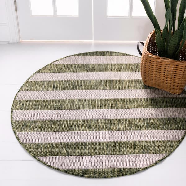 Outdoor Distressed Stripe Green 4 ft. Round Area Rug