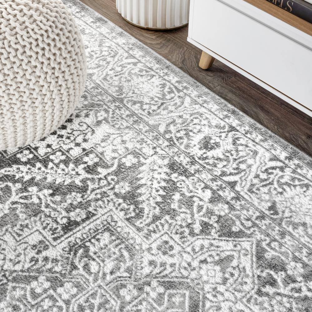 Light Grey Synthetic Medallion 4' x 6' Area Rug