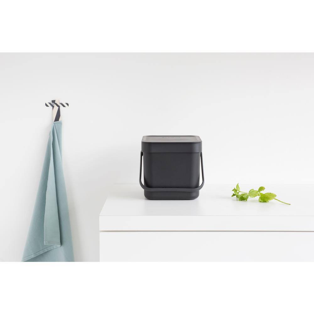 Gray Polypropylene 1.6 Gallon Kitchen Recycling Bin with Handle