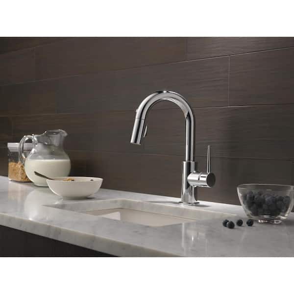 Trinsic Single-Handle Pull-Down Sprayer Bar Faucet with MagnaTite Docking in Chrome