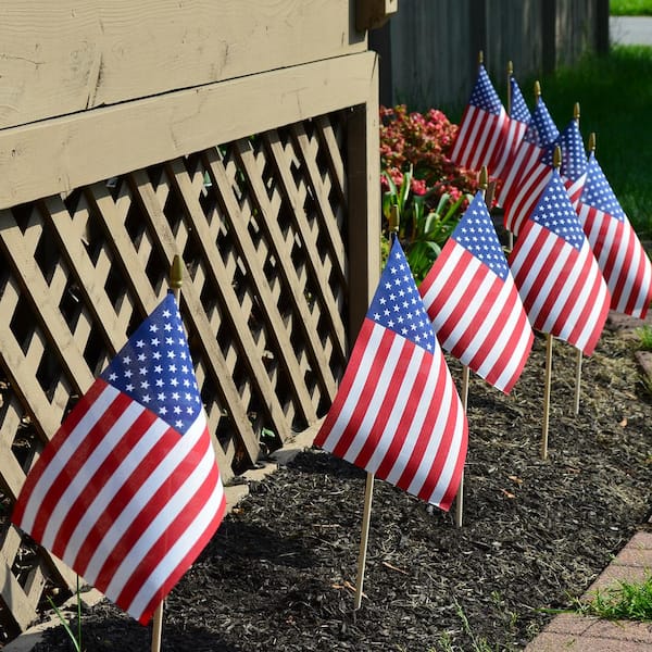 7 Best Places to Hang Your American Flag at Home - FORTISVEX