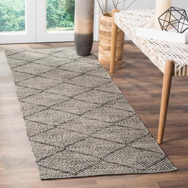 Montauk 2 ft. x 21 ft. Black Diamond Runner Rug
