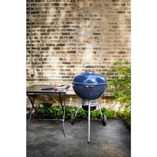 delikat Visne grave Weber 22 in. Master-Touch Charcoal Grill in Slate Blue 14513601 - The Home  Depot
