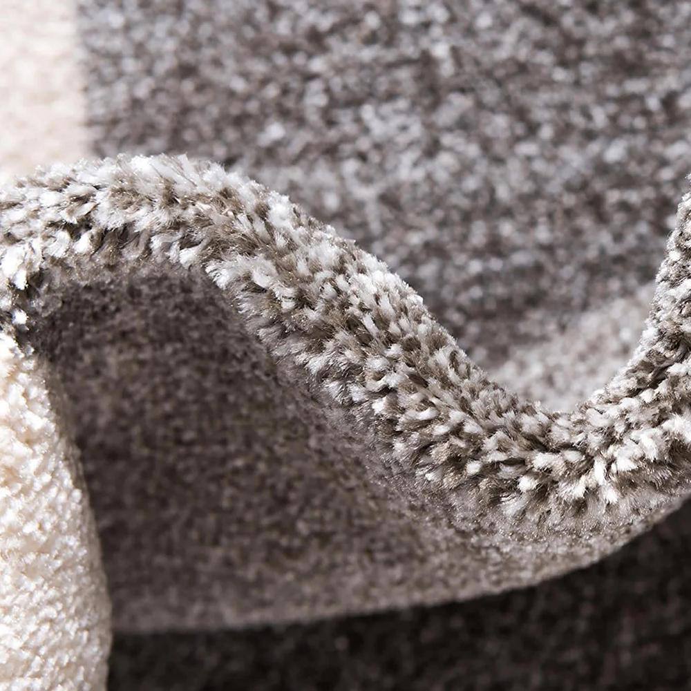 Tufted Spot-Resistant Round Rug in Gray/Ivory - Easy Care