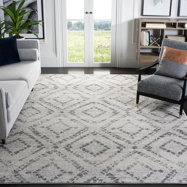 Adirondack Light Gray/Gray 10 ft. x 14 ft. Multi-Diamonds Area Rug