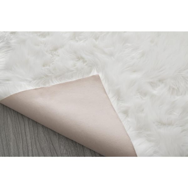 Amazing Rugs Cozy Collection 5x7 Ultra Soft White Fluffy Faux Fur  Sheepskin Area Rug LSRWT5125-57 - The Home Depot