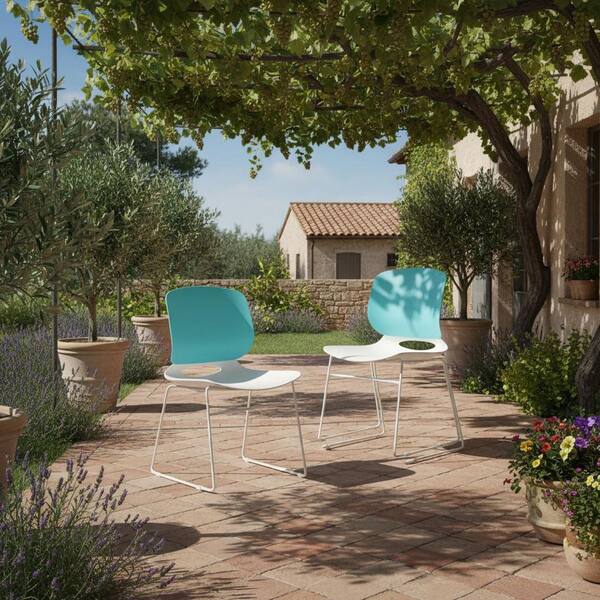 4-Piece White and Blue Polypropylene Outdoor Lounge Chair