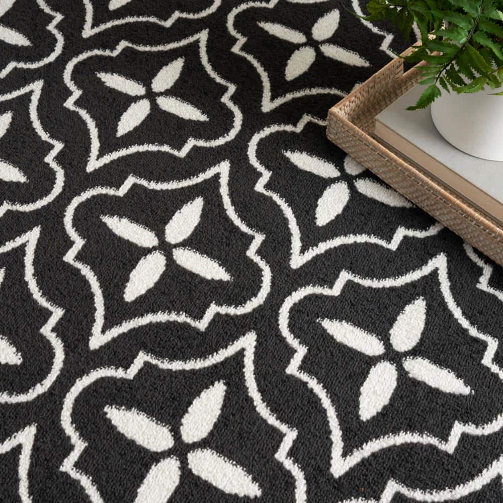 Black and Ivory Reversible Synthetic Runner Rug, 2'2" x 7'6"