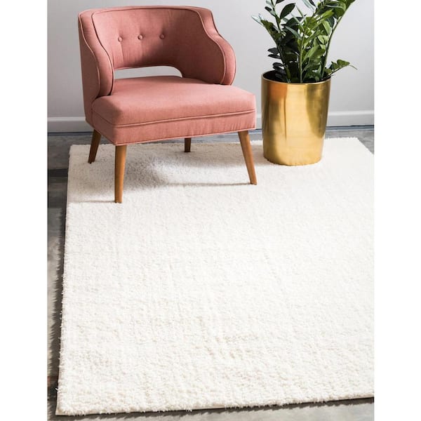 Studio Solid Shag White 4' 0 x 6' 0 Area Rug