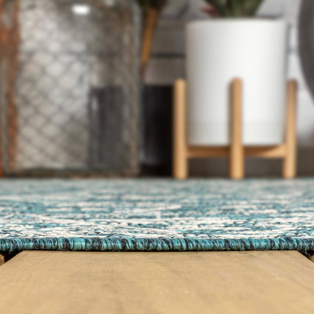 Elegant Charcoal and Light Gray 9' x 12' Handwoven Indoor/Outdoor Rug