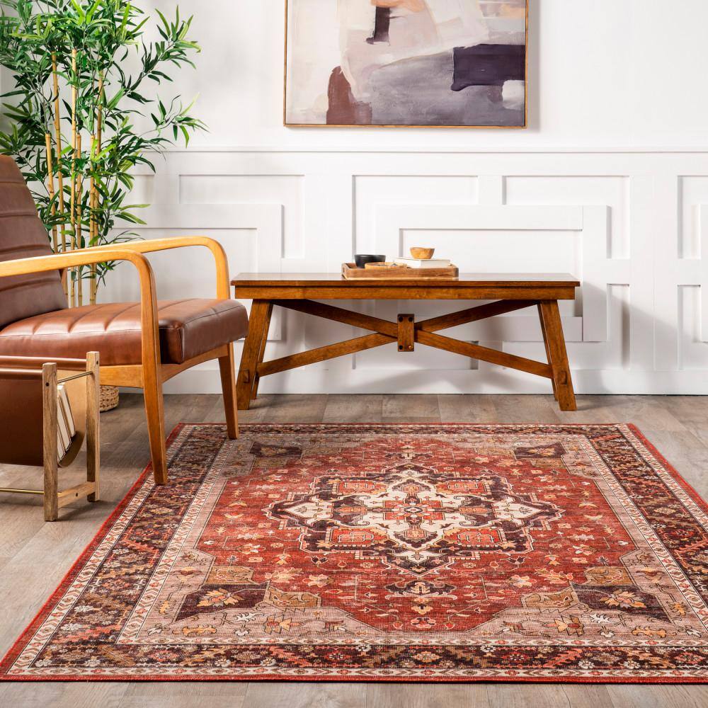 Hera Red Medallion Washable Synthetic Area Rug 4' x 6'