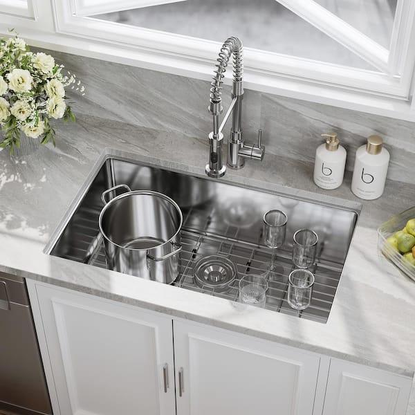 https://images.thdstatic.com/productImages/5183febd-c408-4ddc-b4b0-27e1423f9324/svn/stainless-steel-undermount-kitchen-sinks-hr-s3219d-44_600.jpg