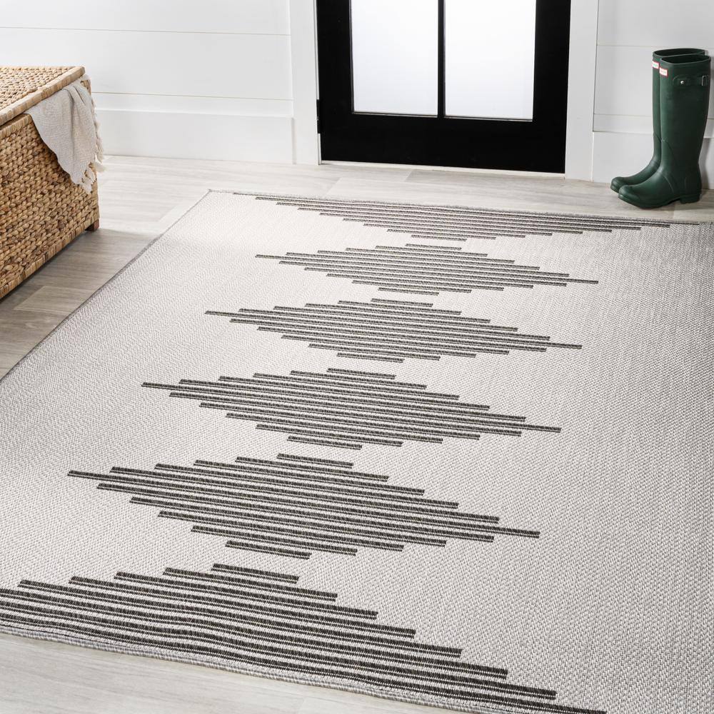 Light Gray and Black Synthetic Stripe Indoor/Outdoor Rug