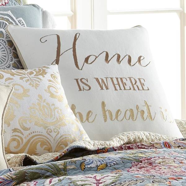 Puckator - Cuscino con Scritta Home Is Where My Heart Is cush74, Grigio Chiaro/Verde/Marrone/Rosa/Blu, 43 x 43 cm