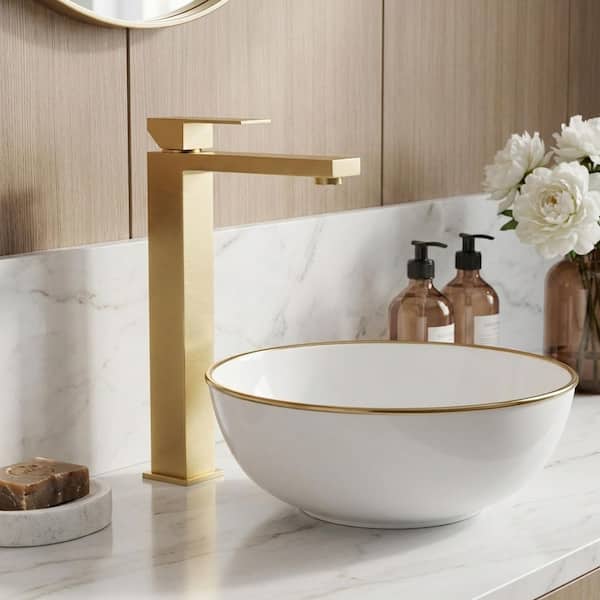Single Handle Single Hole Bathroom Faucet with Drain Include in Gold