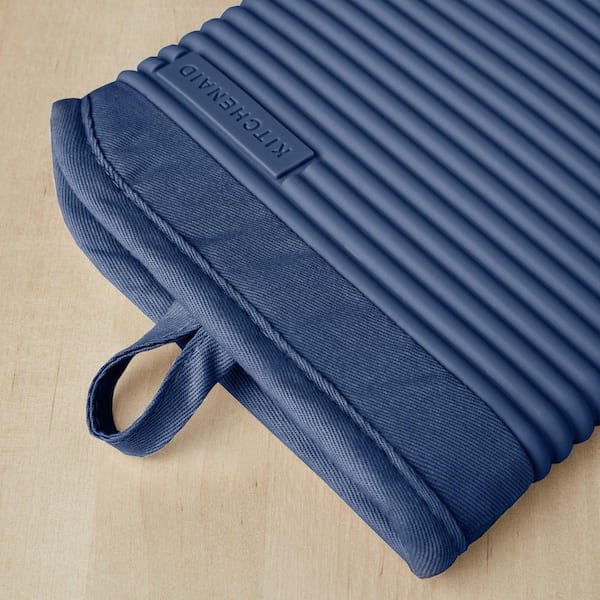 KitchenAid Blue Velvet Kitchen Textiles Set - 2 Towels, 1 Pot Holder, 1 Oven  Mitt - Durable & Heat Resistant - Slip-Resistant Silicone Grip in the  Kitchen Towels department at