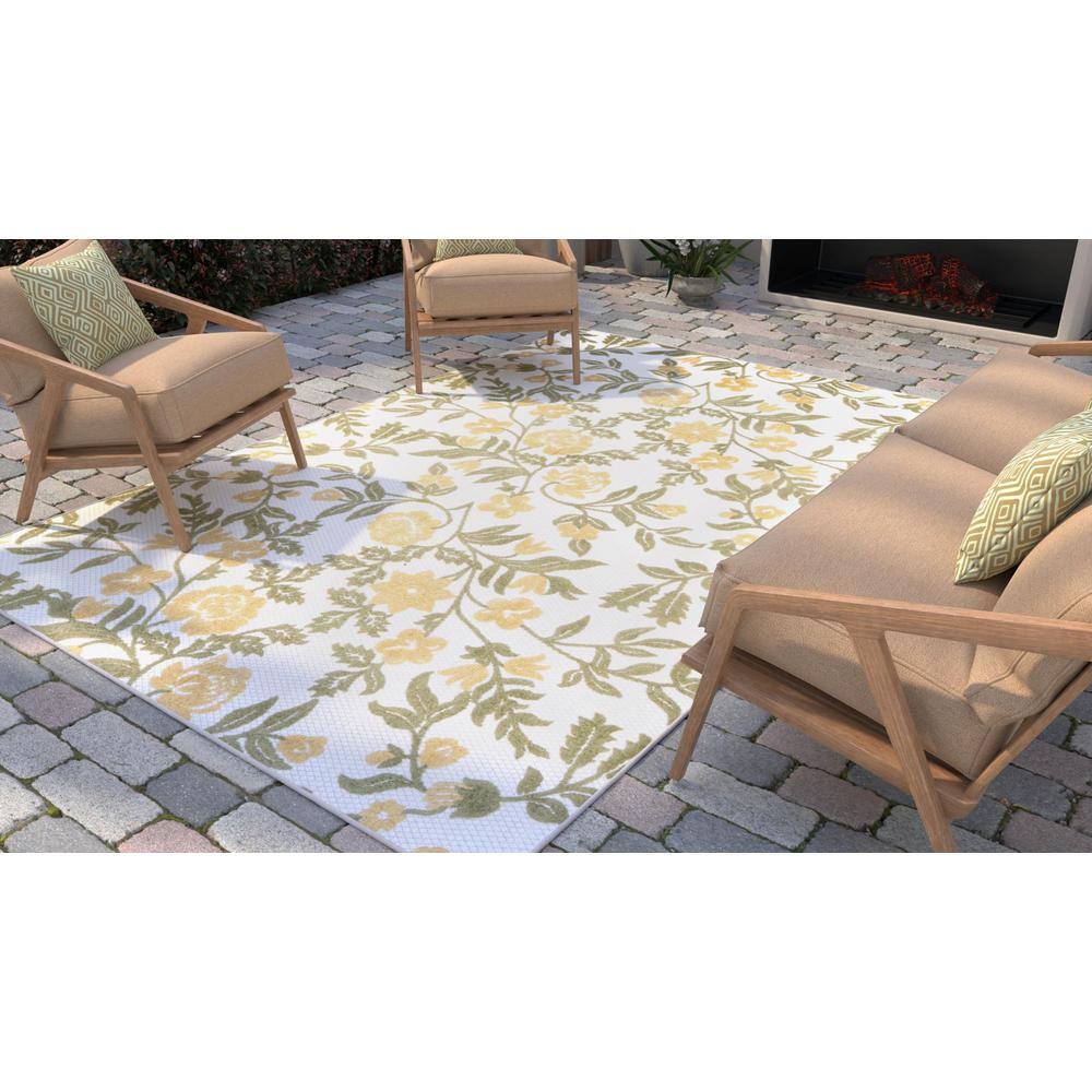 Ivory and Gold Floral Synthetic Outdoor Rug 3'6" x 5'6"