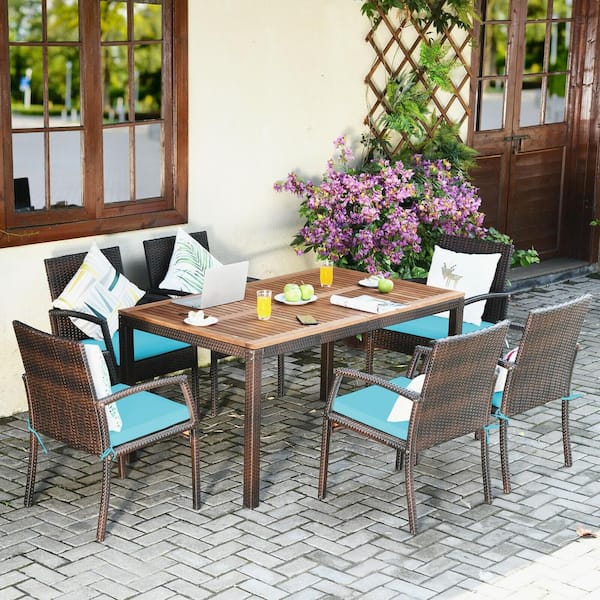 Wicker dining table discount with umbrella hole