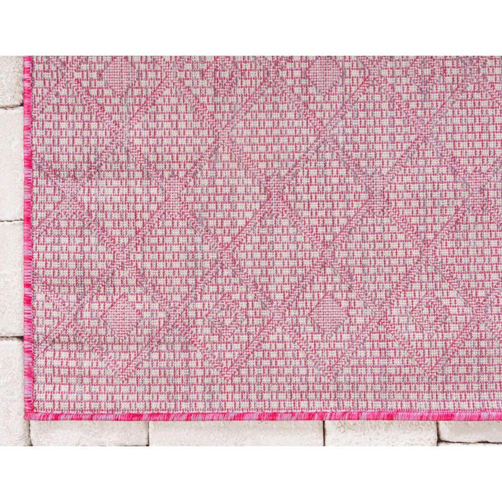 Fuschia Geometric Trellis 5'1" x 8' Outdoor Synthetic Rug
