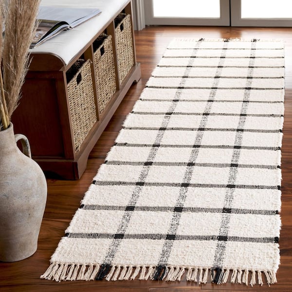 Montauk 2 ft. x 8 ft. Ivory/Black Geometric Lattice Runner Rug