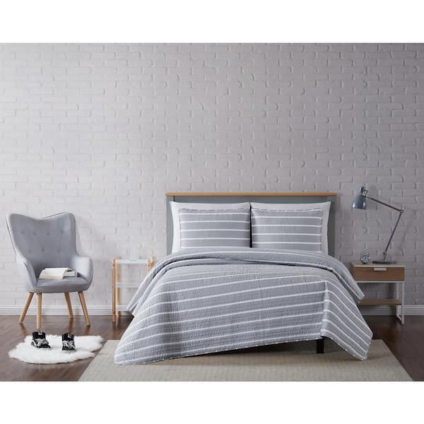 Truly Soft Maddow Stripe Grey Full/Queen 3-Piece Quilt Set