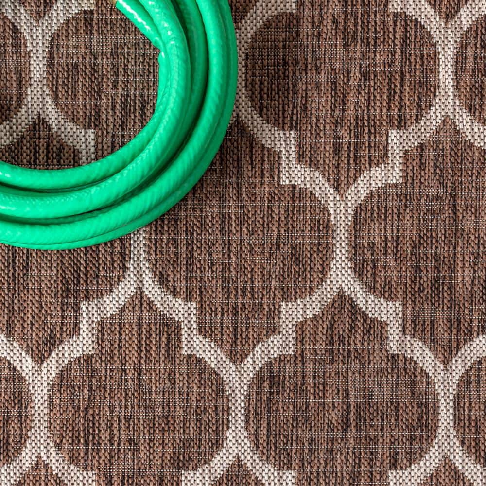 Espresso Taupe Trellis 5' x 8' Synthetic Indoor/Outdoor Rug