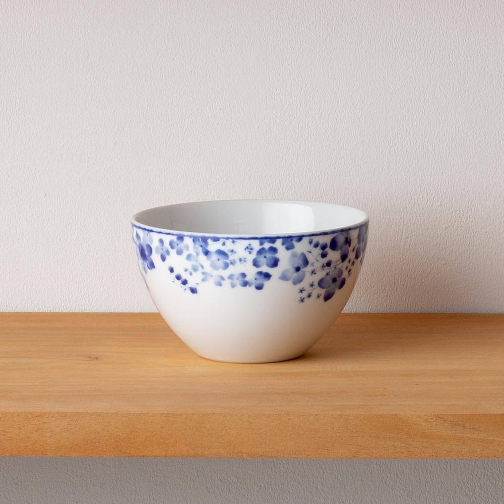 Blue and White Porcelain Floral 4-Piece Dinnerware Set
