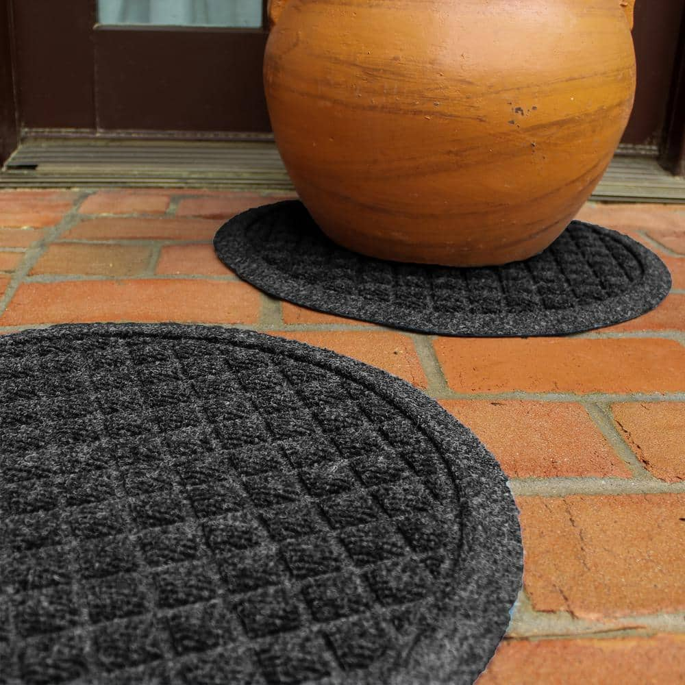 Bungalow Flooring Waterhog Squares Camel 17 in. x 17 in. Polyester Rubber  Indoor/Outdoor Plant Trivet Floor Mat (Set of 2) 20939500 - The Home Depot