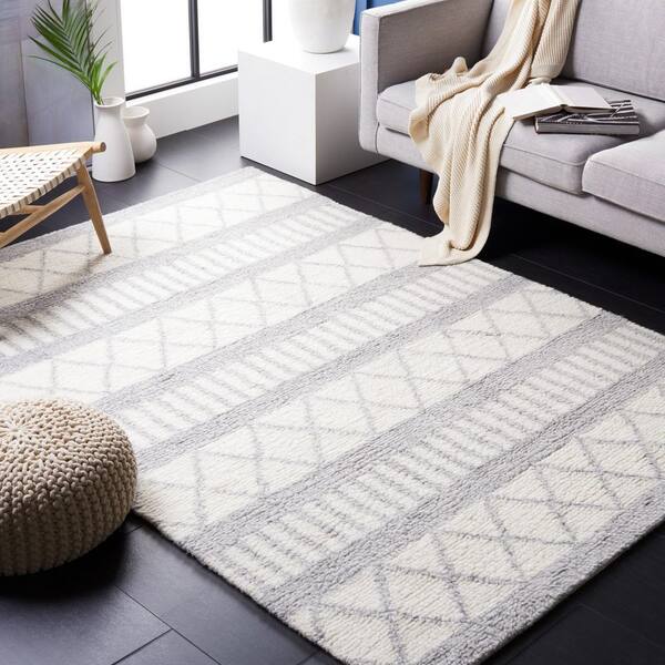 Vermont 6 x 9 Ivory/Gray Tribal Area Rug