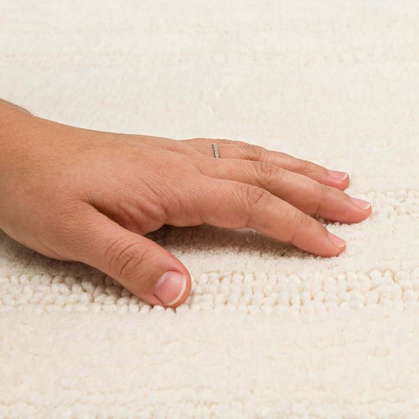 HOME WEAVERS INC Modesto Collection 21 in. x 34 in. Beige Cotton Bath Rug  BMO2134LI - The Home Depot