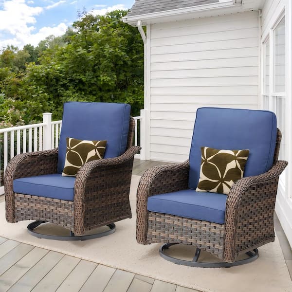 Buenaola Nyajiah 2-Piece Brown Swivel Rocking Chair Wicker Outdoor Patio Lounge Chair with Blue Cushions