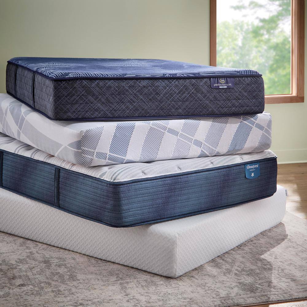 Reversible Gray Synthetic Rectangular Rug, 7'10" x 10'3"