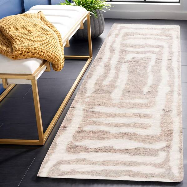 Casablanca 2 ft. x 8 ft. Ivory/Beige Two-Toned Spiral Runner Rug