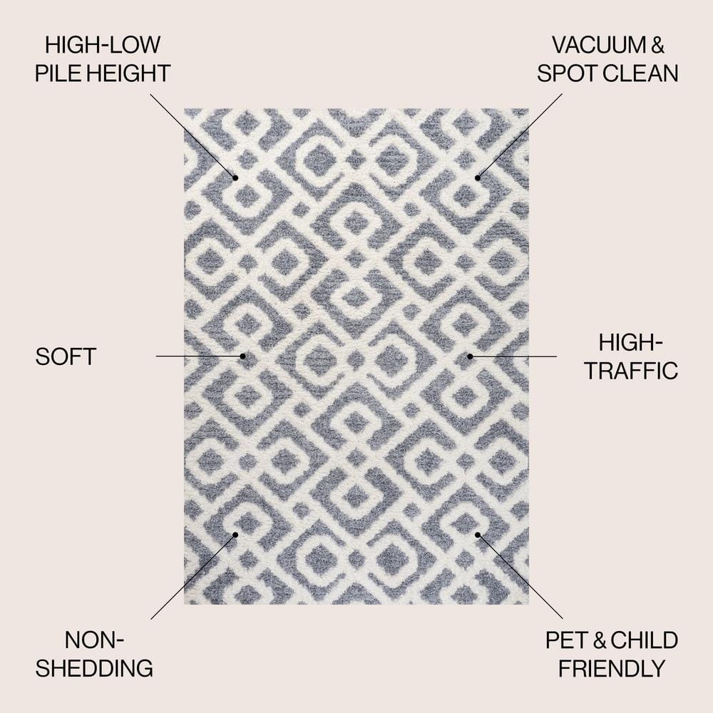 Cream/Gray 4' x 6' Reversible Trellis Synthetic Area Rug