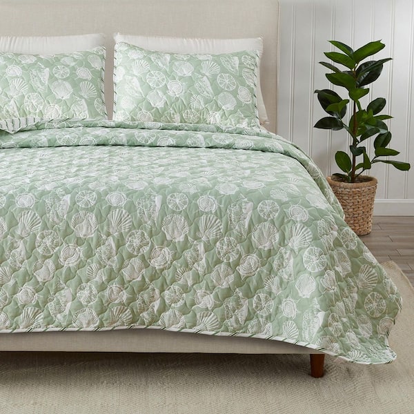 FRESHFOLDS Green Simple Seashell Coastal Microfiber Quilt Set (2-or 3-Piece)