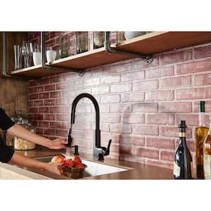 STo Single-Handle Pull-Down Sprayer Kitchen Faucet with Reflex in Matte Black