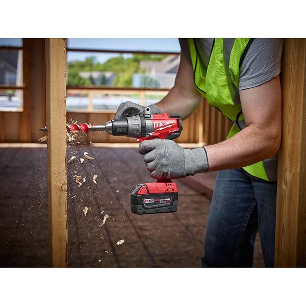 Milwaukee - M18 FUEL 18-Volt Lithium-Ion Brushless Cordless Combo Kit (6-Tool) with (2) 5.0 Ah Batteries, (1) Charger, (2) Tool Bags