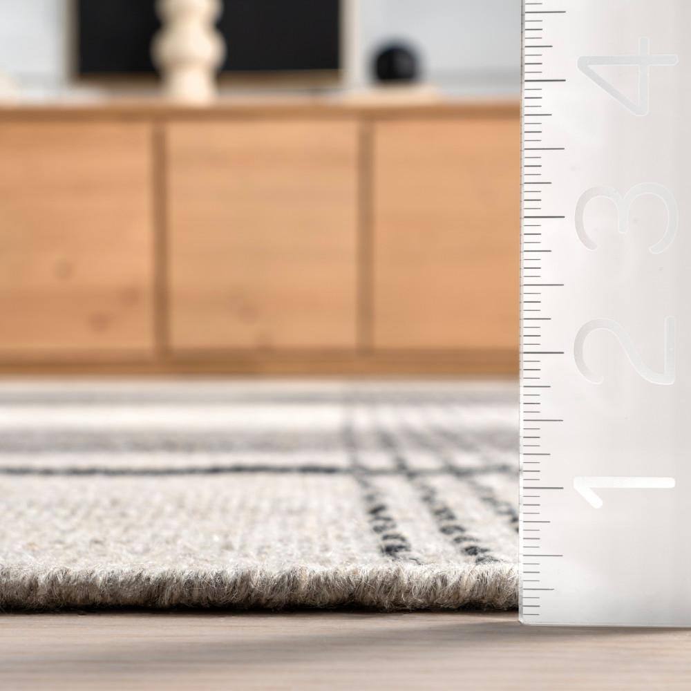 Gray and Black Plaid Wool Rectangular Area Rug 5' x 8'