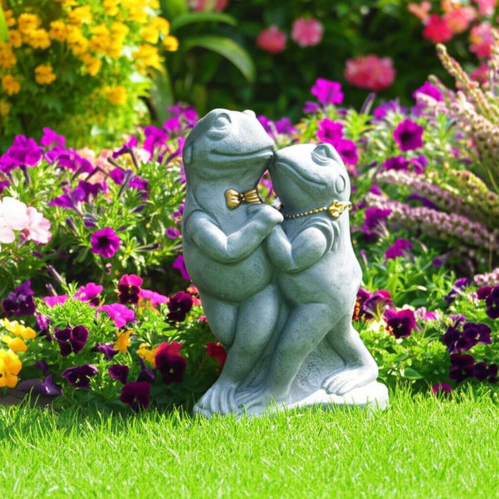 Liv & Skye 15 in. Gray Resin Novelty Dancing Frog Couple Garden