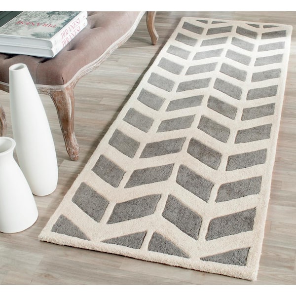 Chatham Dark Gray/Ivory 2 ft. x 5 ft. Chevron Runner Rug