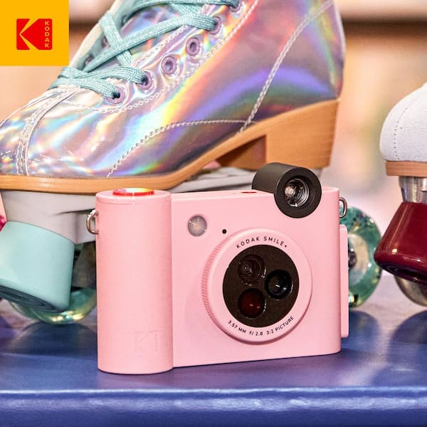 Kodak Smile+ Wireless 2x3 Digital Instant Print Camera with Kodak Smile+ Wireless 2x3 Digital Instant Print Camera with