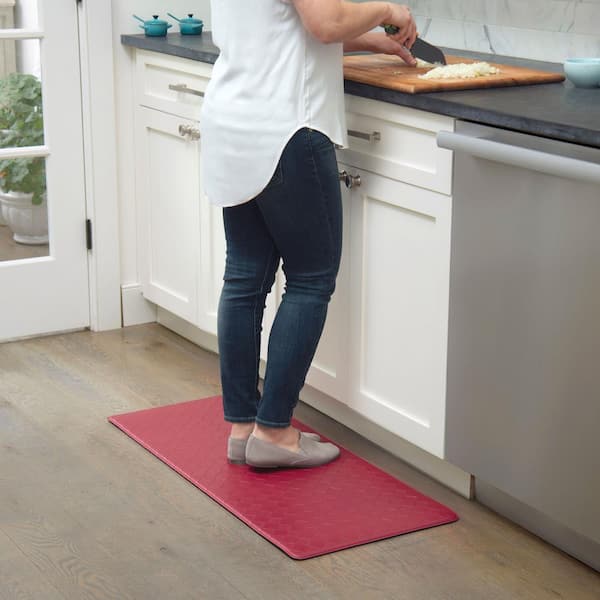 J&V Textiles 20 in. x 32 in. Holiday Themed Cushioned Anti-Fatigue Kitchen Mat (May Your Days Be Merry)