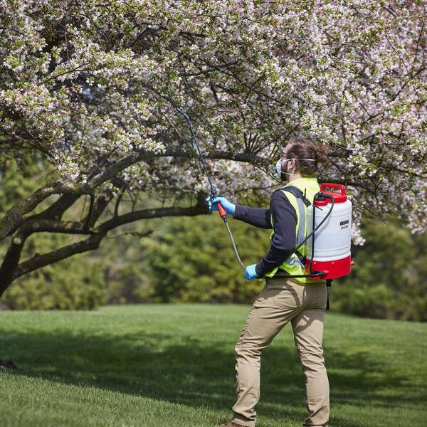 Shindaiwa 4 Gal. Multi-Purpose Backpack Manual Sprayer with Shindaiwa 4 Gal. Multi-Purpose Backpack Manual Sprayer with