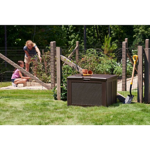 https://images.thdstatic.com/productImages/532cb0b0-030f-496a-9997-a52f345ea6fe/svn/brown-rubbermaid-deck-boxes-2119054-4f_600.jpg